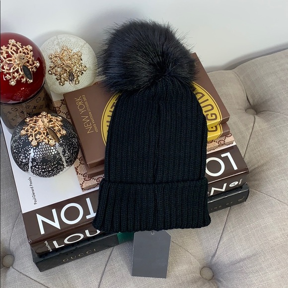 SOLD OUT // Faux Fur Pompom Ribbed Beanie Hat - Picture 5 of 7